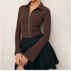 Reformation Duke Rib Knit Zip Front Cropped Top in Cafe - Size Small
